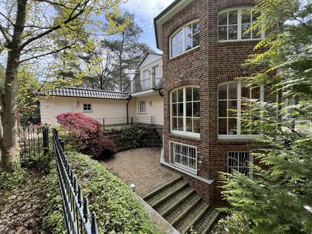 Rückansicht 2 - Einfamilienhaus in 21149 Hamburg mit 273m² kaufen