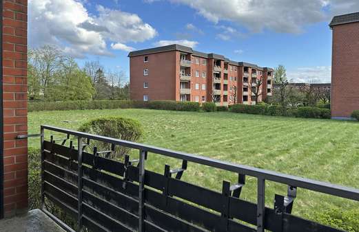 Balkon - Erdgeschosswohnung in 21465 Reinbek / Neuschönningstedt mit 62m² kaufen