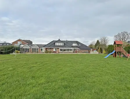 Villa mit Blick über die Wiesen