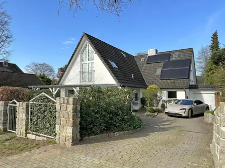 Einfamilienhaus mit Wärmepumpe und PV-Anlage