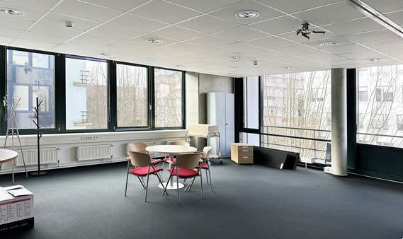 Weitere Ansichten 2. OG - Bürofläche in 21079 Hamburg mit 900m² mieten