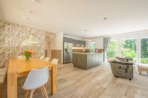 Küche und Essbereich - Bungalow in 21244 Buchholz in der Nordheide mit 144m² kaufen