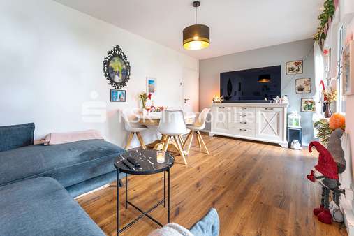 125819 Wohnzimmer  - Etagenwohnung in 51643 Gummersbach / Steinenbrück mit 72m² kaufen