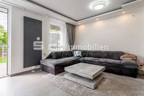 131075 Wohnzimmer Erdgeschoss - Reihenmittelhaus in 50321 Brühl mit 100m² kaufen