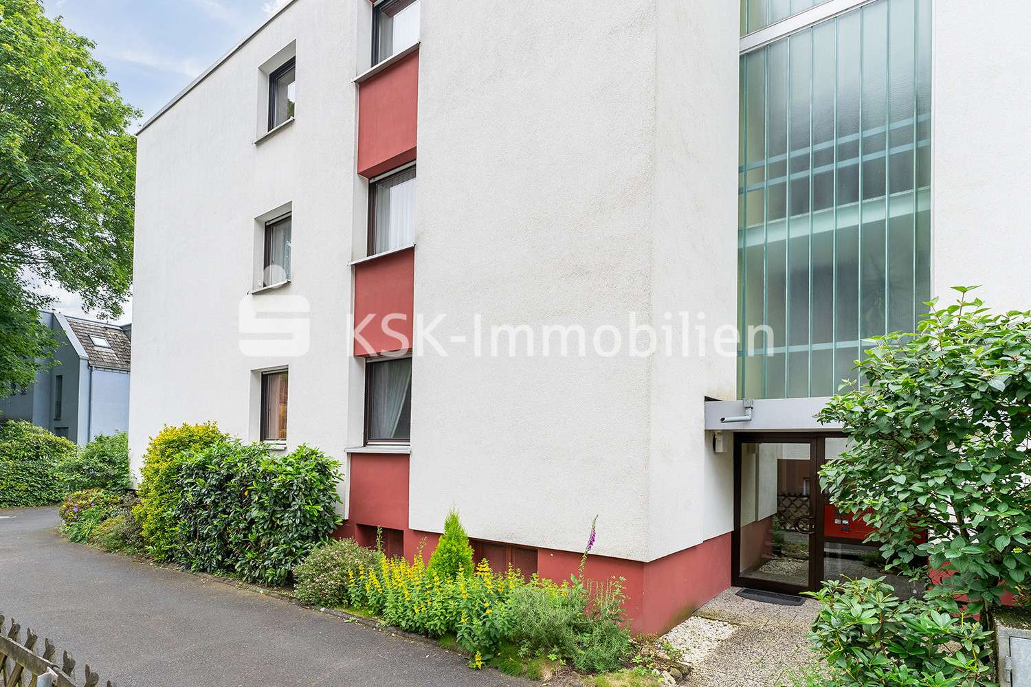 132431 Außenansicht - Etagenwohnung in 51427 Bergisch Gladbach / Alt-Refrath mit 97m² kaufen