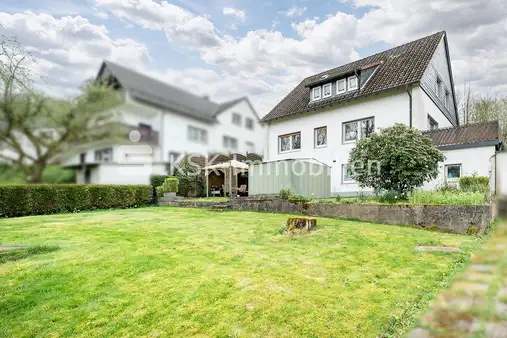 Gepflegtes Zweifamilienhaus!