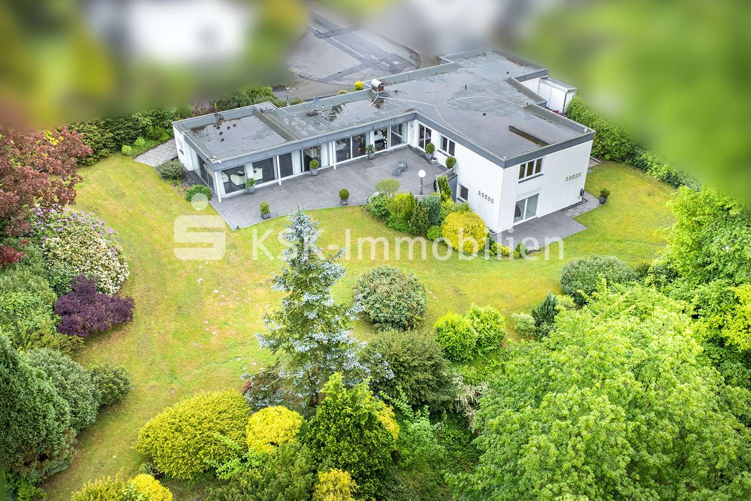 132725 Drohnenansicht - Einfamilienhaus in 51467 Bergisch Gladbach mit 232m² kaufen