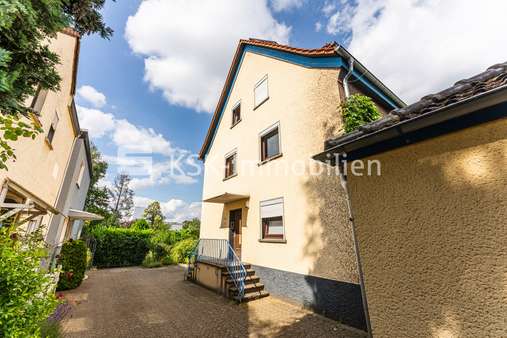 105864 Außenaufnahme  - Mehrfamilienhaus in 51469 Bergisch Gladbach / Gronau mit 167m² kaufen