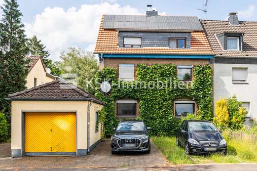 105864 Außenaufnahme  - Mehrfamilienhaus in 51469 Bergisch Gladbach / Gronau mit 167m² kaufen