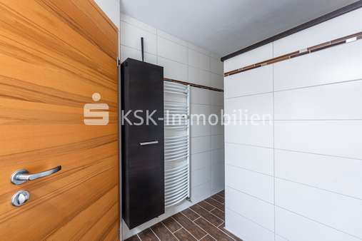 135541 Badezimmer  - Dachgeschosswohnung in 50769 Köln / Worringen mit 78m² kaufen