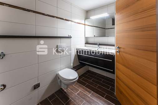 135541 Badezimmer  - Dachgeschosswohnung in 50769 Köln / Worringen mit 78m² kaufen