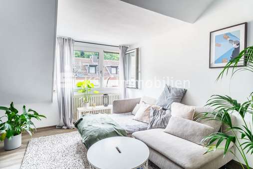 126691 Wohnzimmer Dachgeschoss - Mehrfamilienhaus in 53175 Bonn mit 202m² kaufen