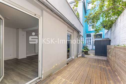 133336 Innenhof - Wohn- / Geschäftshaus in 51465 Bergisch Gladbach mit 202m² als Kapitalanlage kaufen