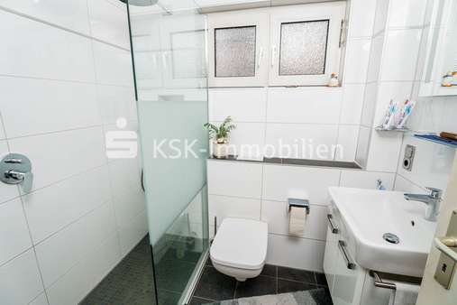 134639 WC Erdgeschoss - Mehrfamilienhaus in 53840 Troisdorf mit 160m² als Kapitalanlage kaufen