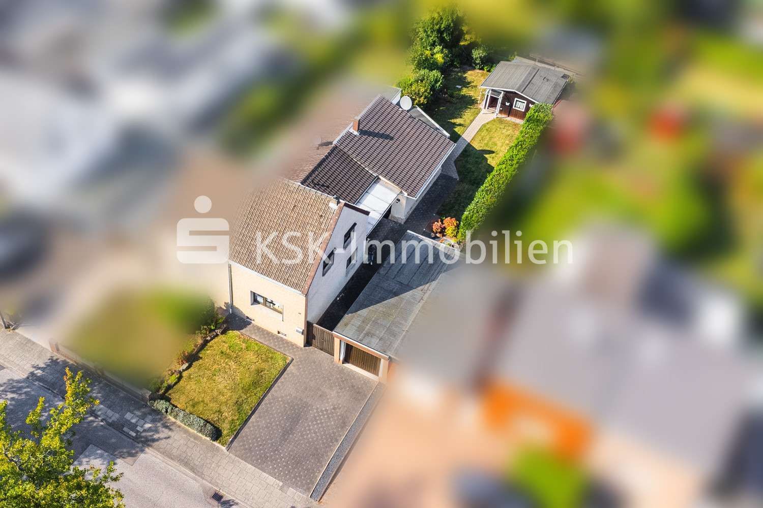 139889 Drohne - Doppelhaushälfte in 50769 Köln mit 67m² kaufen