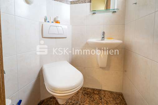 140075  Gäste WC - Doppelhaushälfte in 51469 Bergisch Gladbach mit 130m² kaufen