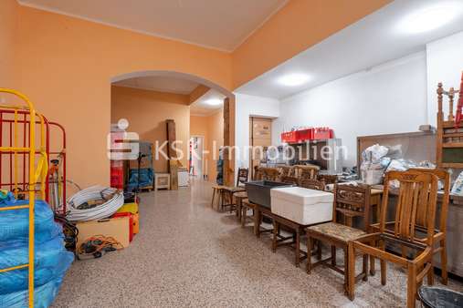 140909 Zimmer 1 - Erdgeschosswohnung in 50127 Bergheim mit 132m² kaufen