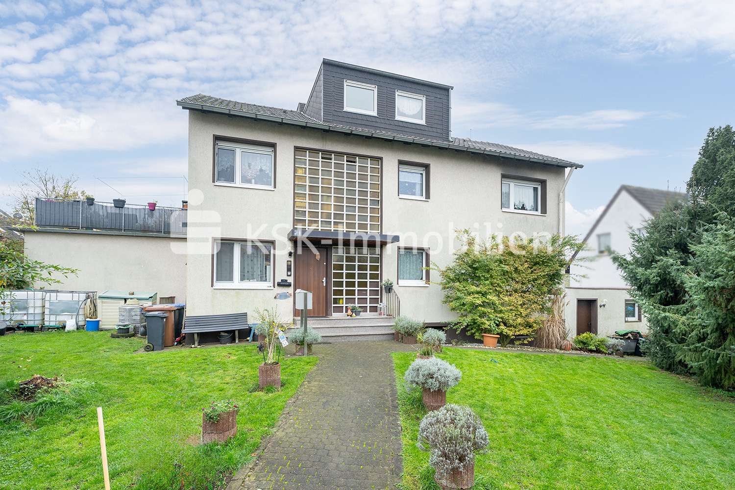 142870 Frontansicht - Zweifamilienhaus in 51469 Bergisch Gladbach mit 151m² kaufen