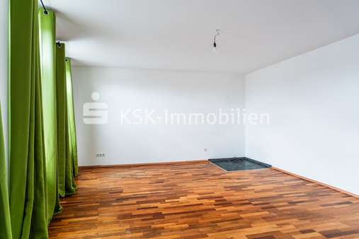 122238 Wohnzimmer - Etagenwohnung in 50226 Frechen mit 70m² kaufen