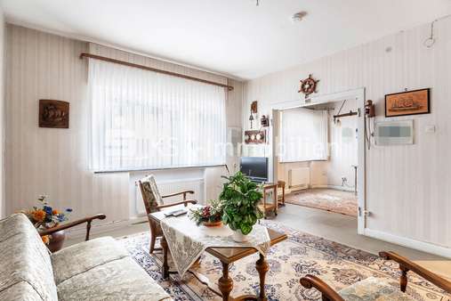 145225 Wohnzimmer Erdgeschoss - Zweifamilienhaus in 53840 Troisdorf mit 232m² kaufen