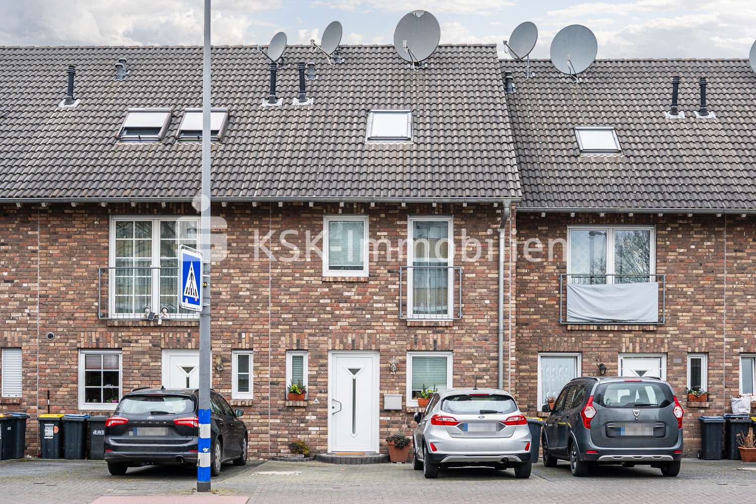 146111 Außenaufnahme  - Reihenmittelhaus in 51143 Köln / Zündorf mit 122m² kaufen