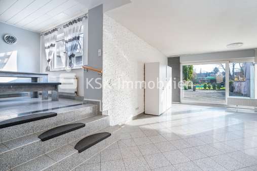145069 Wohnzimmer Erdgeschoss - Einfamilienhaus in 51061 Köln mit 250m² kaufen
