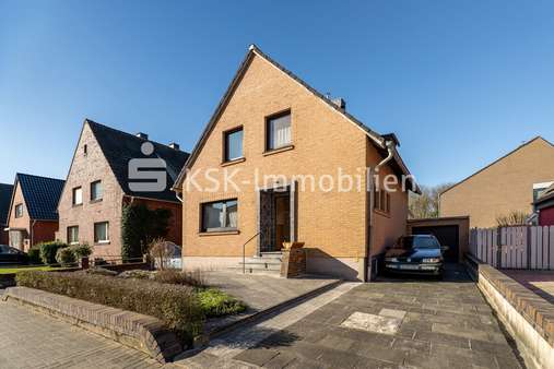 135963 Vorderansicht  - Einfamilienhaus in 50169 Kerpen mit 134m² kaufen