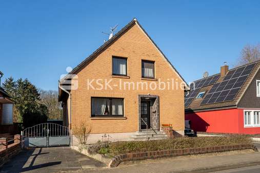 135963 Vorderansicht  - Einfamilienhaus in 50169 Kerpen mit 134m² kaufen