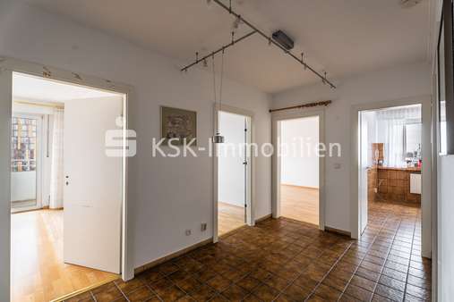 142363 Diele - Etagenwohnung in 50933 Köln mit 80m² kaufen