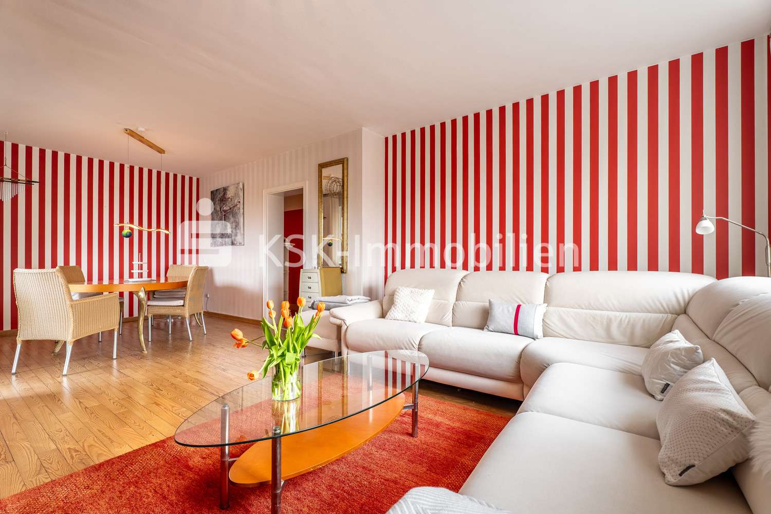 121059 Wohn- und Esszimmer - Etagenwohnung in 50374 Erftstadt / Gymnich mit 90m² kaufen