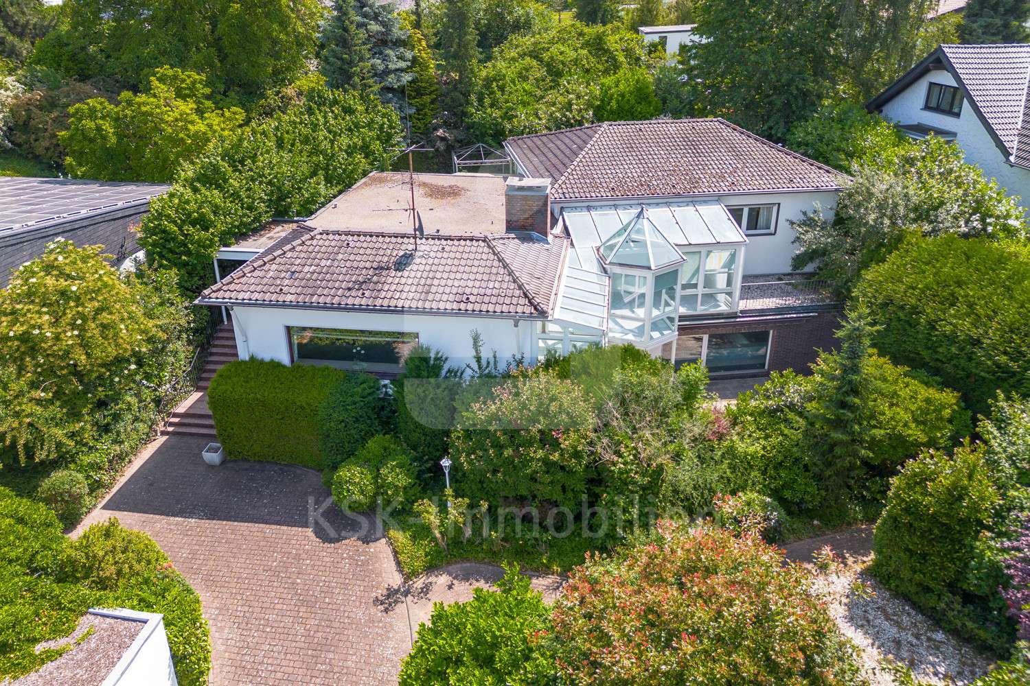 144268 Aussenansicht  - Einfamilienhaus in 53757 Sankt Augustin mit 303m² kaufen