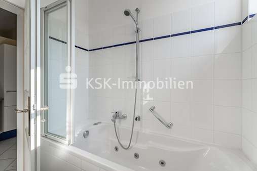 Badezimmer - Erdgeschosswohnung in 50127 Bergheim mit 40m² kaufen