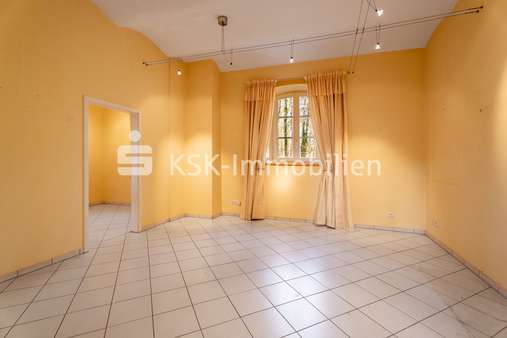 Wohnzimmer - Erdgeschosswohnung in 50127 Bergheim mit 40m² kaufen