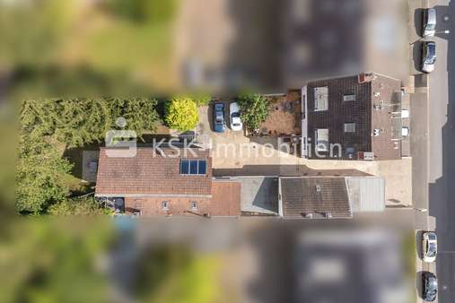 151076 Drohnenasicht - Mehrfamilienhaus in 51067 Köln mit 411m² als Kapitalanlage kaufen