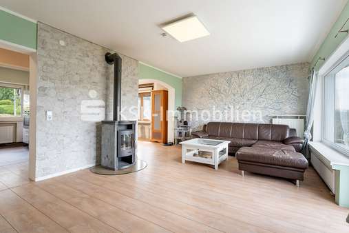 Wohnzimmer Erdgeschoss - Einfamilienhaus in 51766 Engelskirchen mit 140m² kaufen