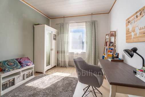 Zimmer Obergeschoss Zimmer Obergeschoss - Zweifamilienhaus in 50181 Bedburg mit 141m² kaufen