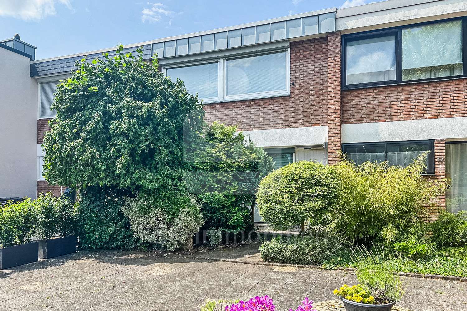 Hausansicht - Reihenmittelhaus in 50374 Erftstadt / Lechenich mit 89m² kaufen