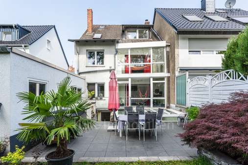 Rückansicht Rückansicht - Einfamilienhaus in 50354 Hürth mit 174m² kaufen