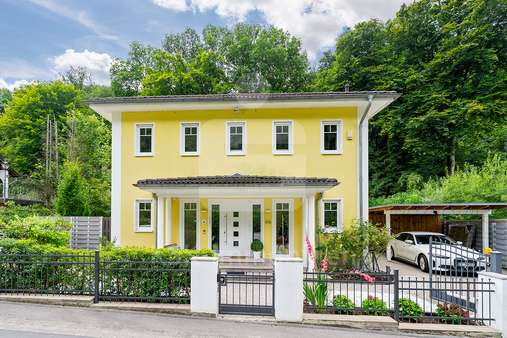 Außenansicht Außenansicht - Einfamilienhaus in 51503 Rösrath mit 161m² kaufen