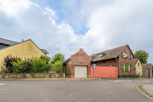 Außenaufnahme Außenaufnahme - Einfamilienhaus in 50129 Bergheim mit 105m² kaufen