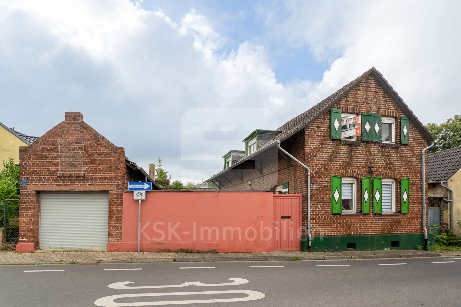 Außenaufnahme Außenaufnahme - Einfamilienhaus in 50129 Bergheim mit 105m² kaufen