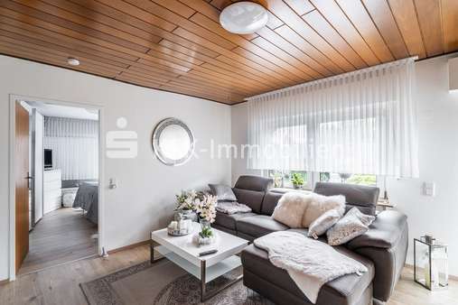 Wohnzimmer Obergeschoss Wohnzimmer Obergeschoss - Zweifamilienhaus in 50354 Hürth mit 179m² kaufen