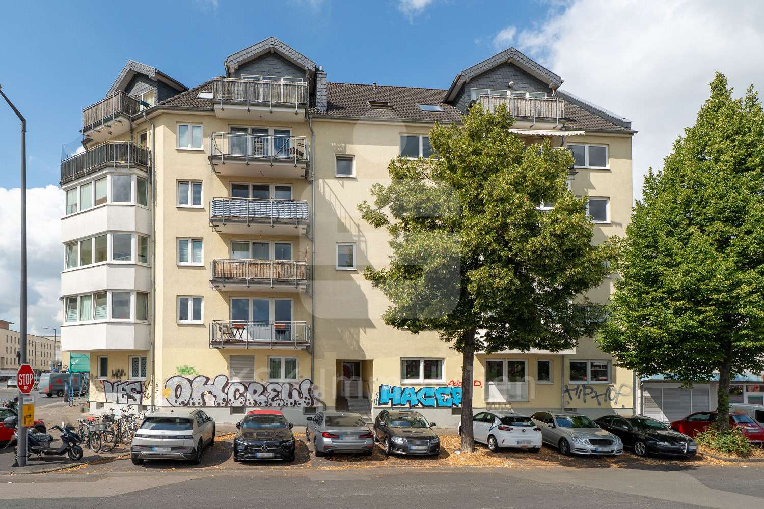 Außenansicht - Etagenwohnung in 50823 Köln mit 101m² kaufen