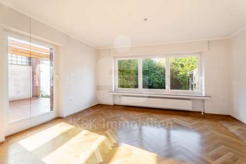 Wohn- und Esszimmer Wohn- und Esszimmer - Doppelhaushälfte in 50127 Bergheim mit 152m² kaufen