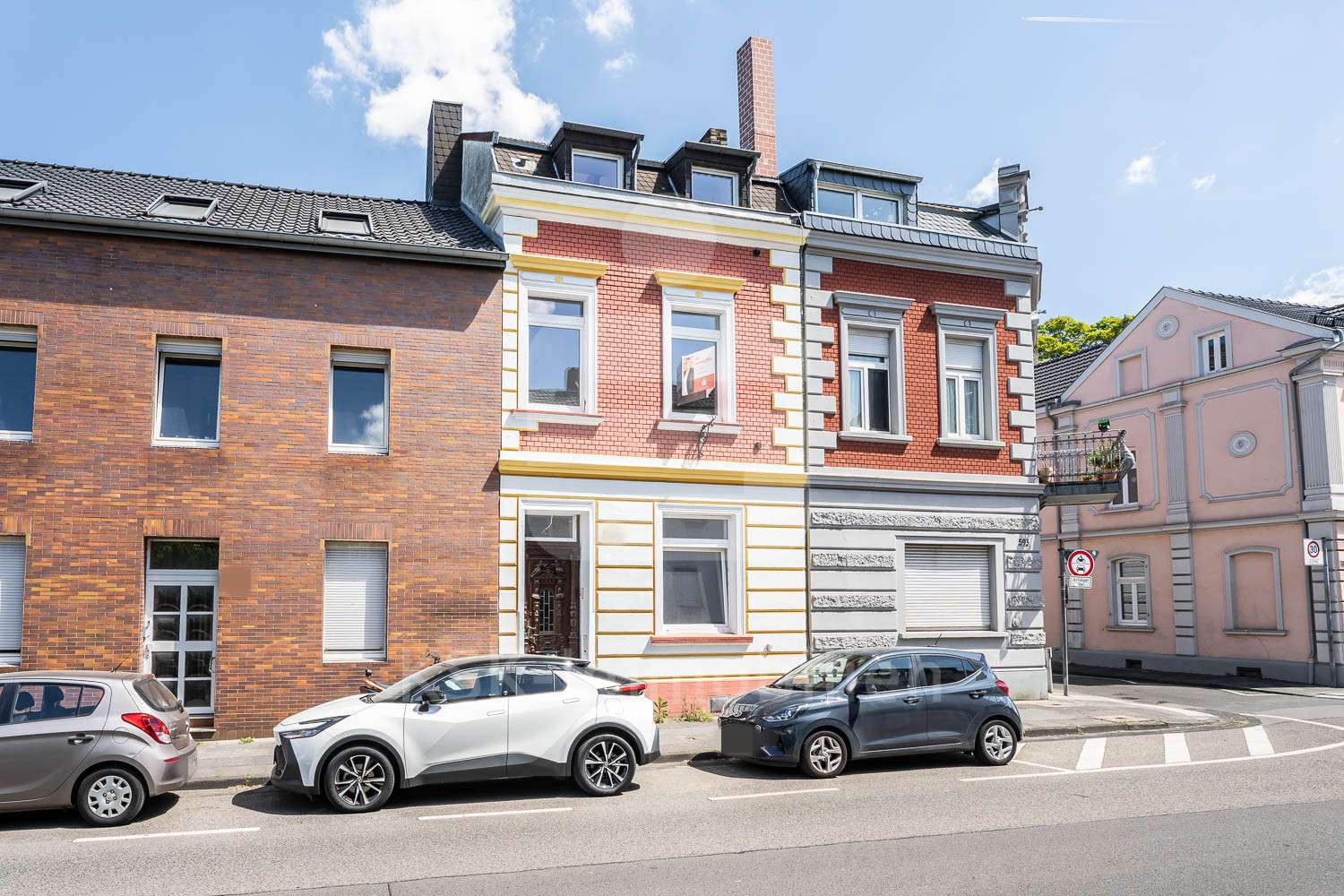 Außenansicht  - Zweifamilienhaus in 53227 Bonn / Oberkassel mit 145m² kaufen