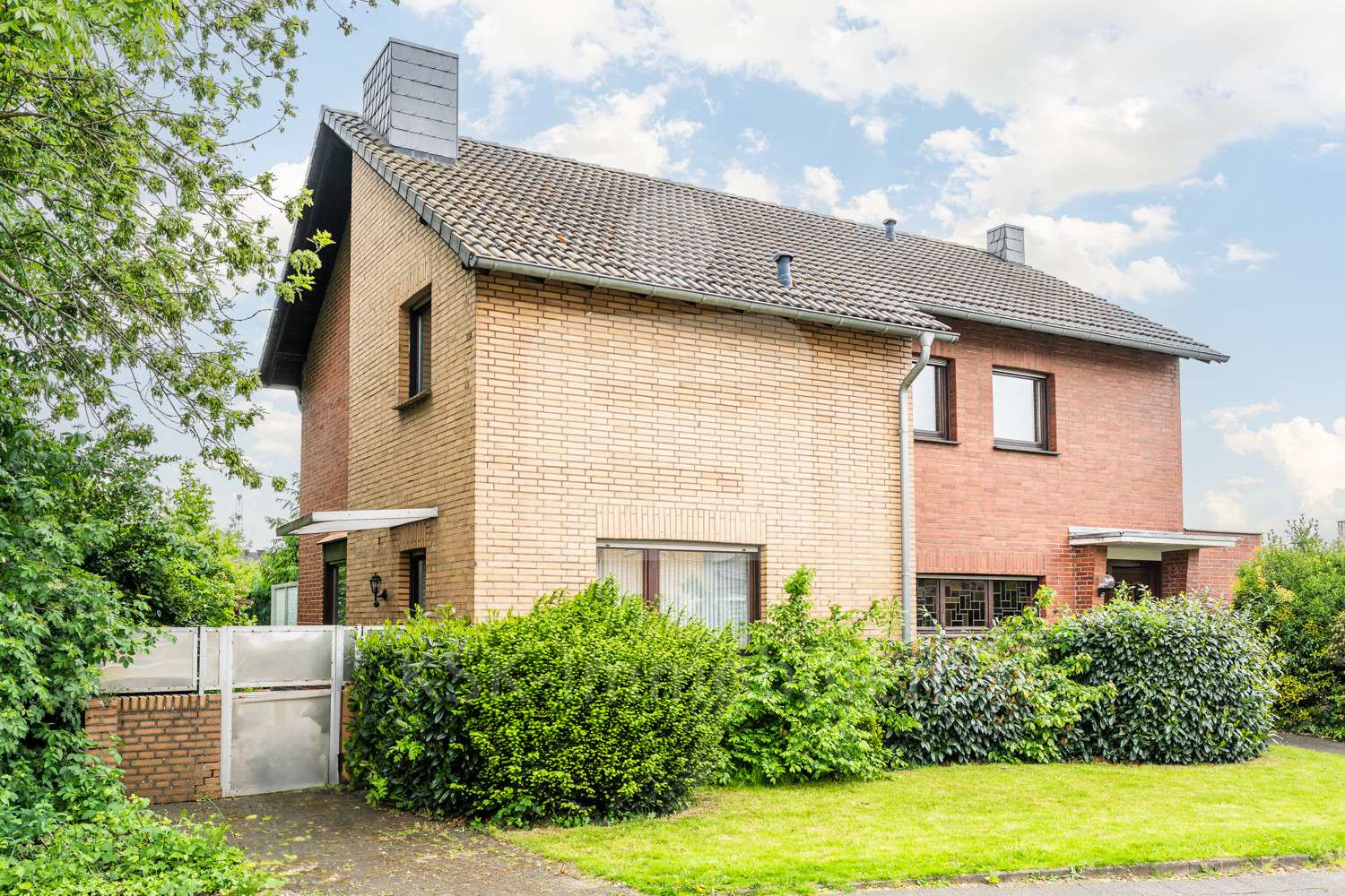 Außenaufnahme Außenaufnahme - Einfamilienhaus in 50129 Bergheim mit 152m² kaufen