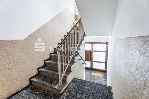 Treppenhaus - Mehrfamilienhaus in 50226 Frechen mit 269m² als Kapitalanlage kaufen