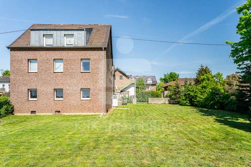 Außenansicht  - Mehrfamilienhaus in 53332 Bornheim mit 218m² kaufen