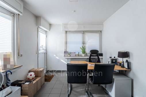 Büro Erdgeschoss - Wohn- / Geschäftshaus in 53840 Troisdorf mit 221m² als Kapitalanlage kaufen