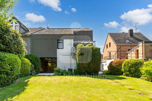 Rückansicht - Erdgeschosswohnung in 53332 Bornheim mit 92m² kaufen